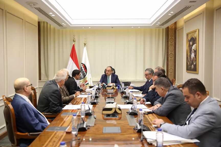 ”شيمي” يُناقش فرص التعاون بقطاعات النسيج والتعدين والكيماويات مع ”إندوراما” العالمية