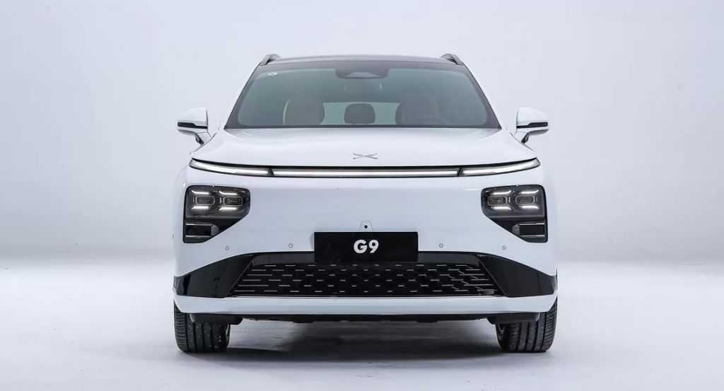 إكس بنج تطلق سيارات أجرة آلية وروبوتاً بشرياً جديداً في 2026