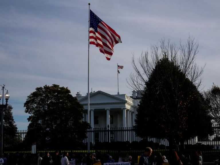 الإدارة الأمريكية تخفض الرحلات الجوية 10% مع استمرار الإغلاق الحكومي