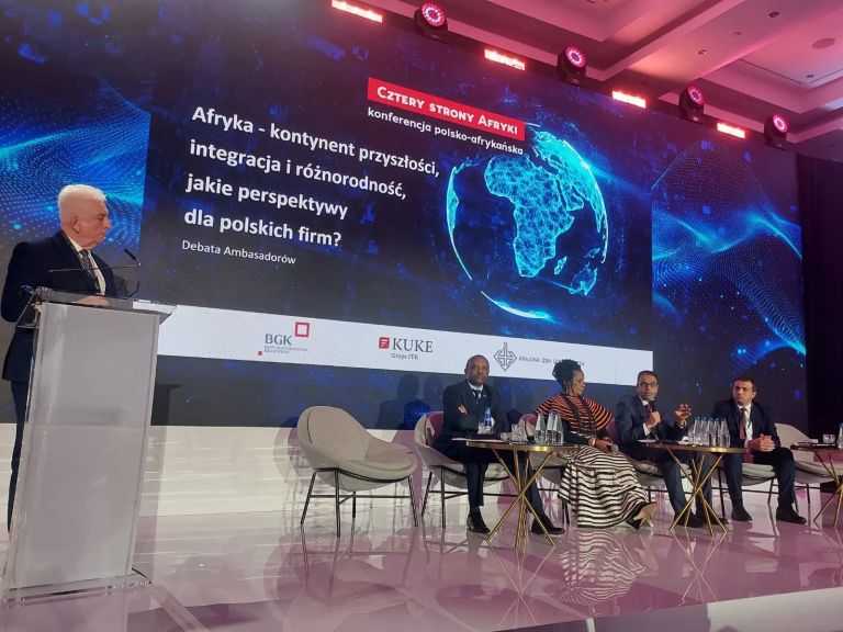 ”التمثيل التجاري” يروج للفرص الاستثمارية في مصر خلال مؤتمر ببولندا