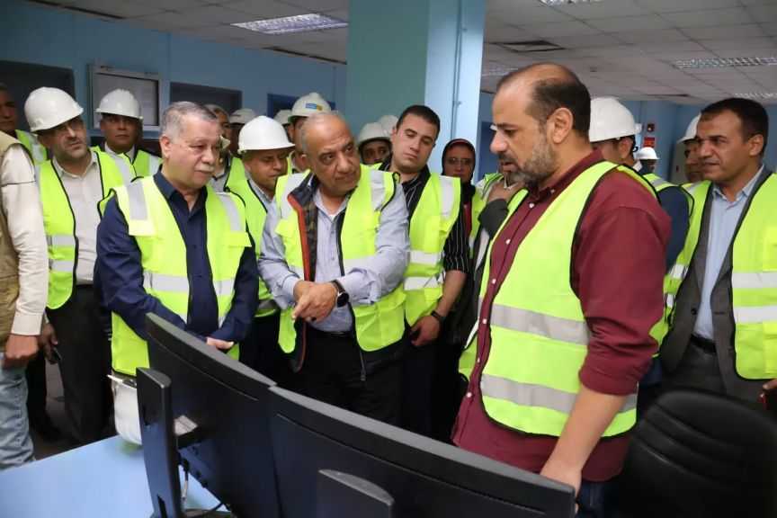 وزير الكهرباء يتابع مع رؤساء الشركات موقف تركيب العدادات الكودية والتصدي لظاهرة سرقة التيار