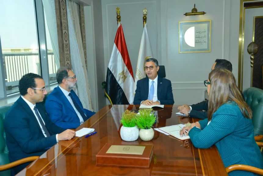 وزير التموين يتابع مع ”سلامة الغذاء” آليات الرقابة على الأسواق