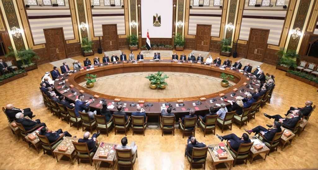 الرئيس السيسي يلتقي مع رؤساء وقيادات ٥٢ من كبرى الشركات المصرية والعالمية في مجال صناعة التعهيد