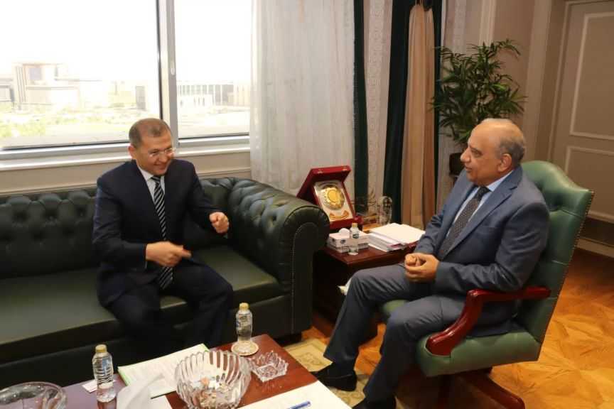 وزير الكهرباء يستقبل سفير أوزبكستان بالقاهرة لدعم وتعزيز التعاون بمجالات الطاقة المتجددة
