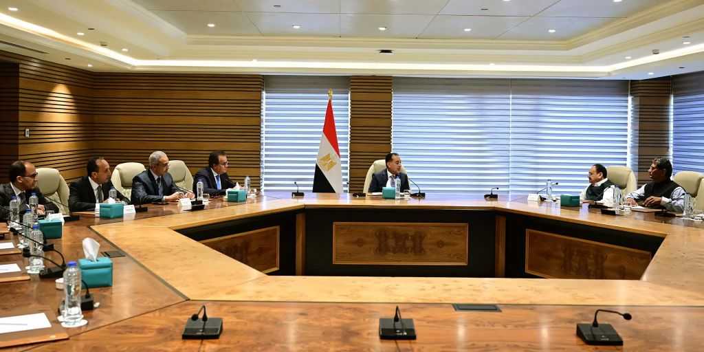 رئيس الوزراء يبحث تعزيز التعاون مع الهند بمجالات الأسمدة والأدوية والأجهزة الطبية