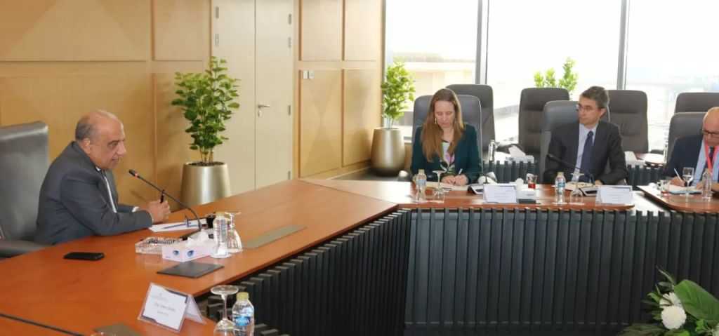 وزير الكهرباء يبحث مع وفد البنك الدولي تعزيز التعاون في مجالات الطاقات المتجددة