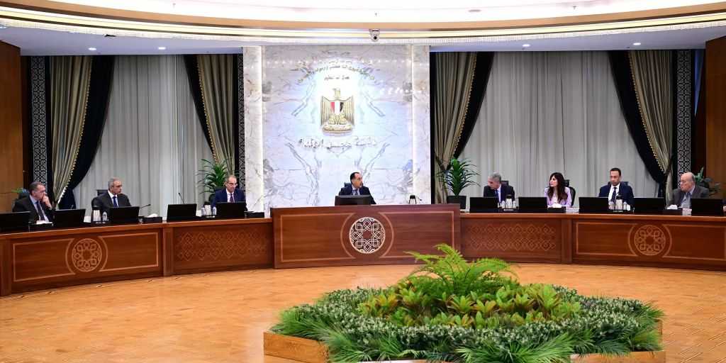 ”مدبولي” يُوجه بتجهيز المطارات خلال 2026 لاستقبال السائحين عبر تطبيق التأشيرة الإلكترونية