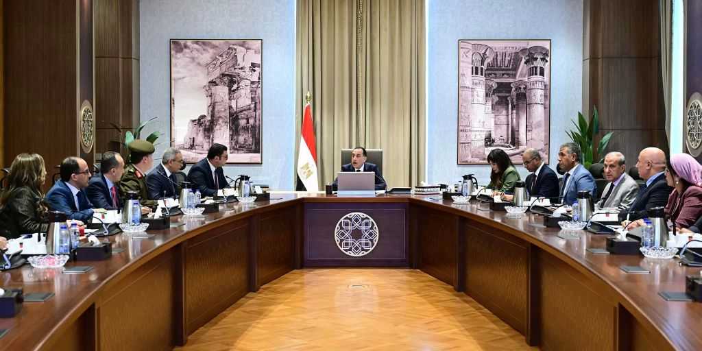 رئيس الوزراء يُتابع الموقف التنفيذي والمالي للمبادرة الرئاسية ”حياة كريمة”