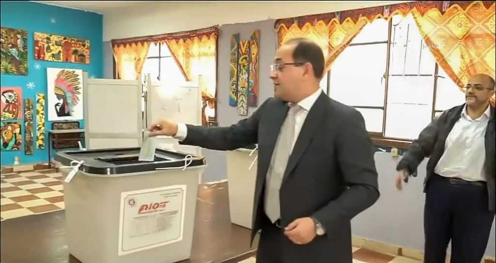 وزير المالية يُدلي بصوته في انتخابات مجلس النواب