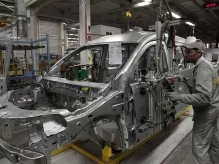 المغرب يطور سلسلة إمداد كاملة لإنتاج السيارات الكهربائية