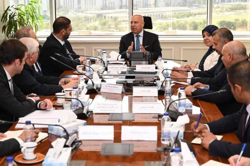 وزير الصناعة يبحث مشروع تصنيع المضخات والمحركات الكهربية في مصر بتكنولوجيا إيطالية متقدمة