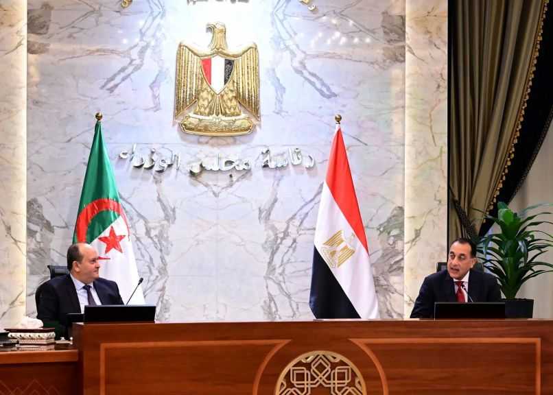 رئيس الوزراء يتطلع إلى عقد شراكات مصرية جزائرية لإقامة مشروعات صناعية والتصدير لإفريقيا