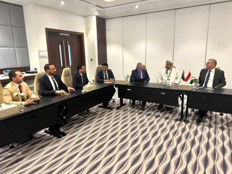 وزير البترول يبحث تعميق التعاون بين نفط عمان والشركات المصرية