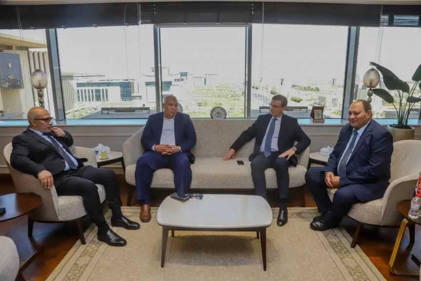 وزير الزراعة يُناقش تعزيز الاستثمار بمجال الإنتاج الحيواني في الوادي الجديد