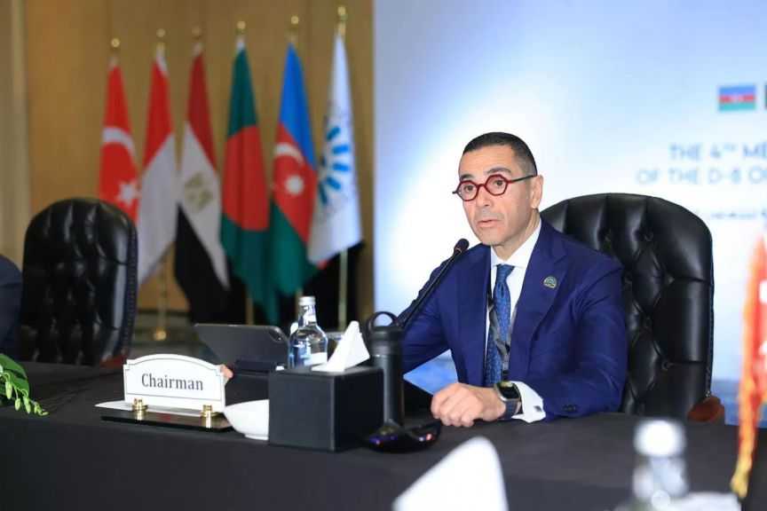 وزير الاستثمار يعلن عن قرارات اجتماع وزراء التجارة لمجموعة الثمان الإسلامية النامية