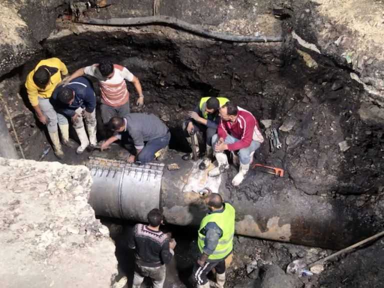 بعد إصلاحه.. عودة المياه إلى أحياء الجيزة المتأثرة بكسر خط قطر 1000 مم