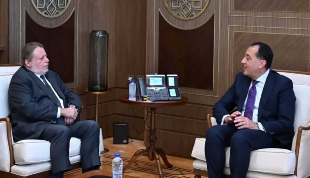 رئيس الوزراء يلتقي محافظ البنك المركزي لمتابعة معدل التضخم وتوافر السلع الأساسية