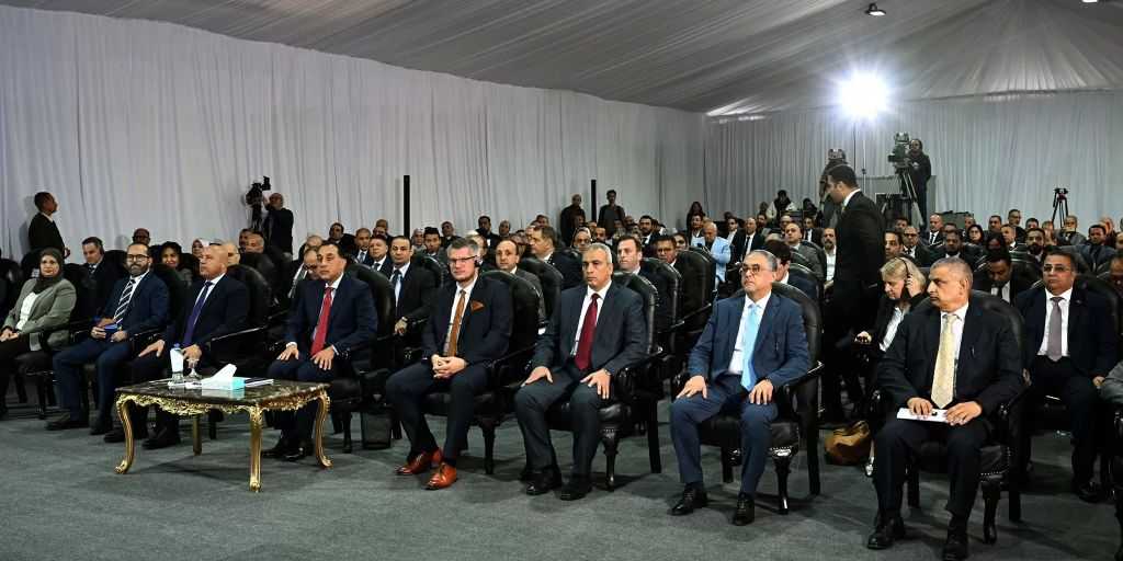 رئيس الوزراء: مصر أصبحت مركزًا عالميًا لصناعة الضفائر الكهربائية للسيارات