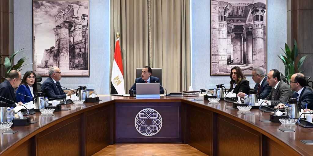 رئيس الوزراء يُتابع جهود مواجهة التعديات وحماية مجرى نهر النيل