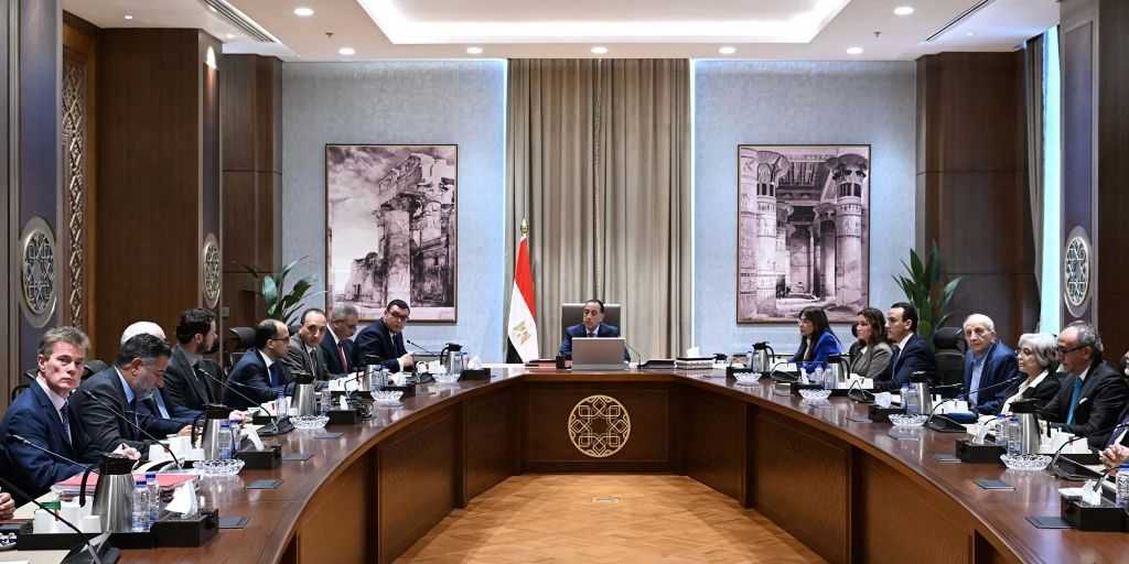 شركة عالمية تستعرض المخطط المقترح لتطوير المناطق المحيطة بالأهرامات والمتحف المصري الكبير