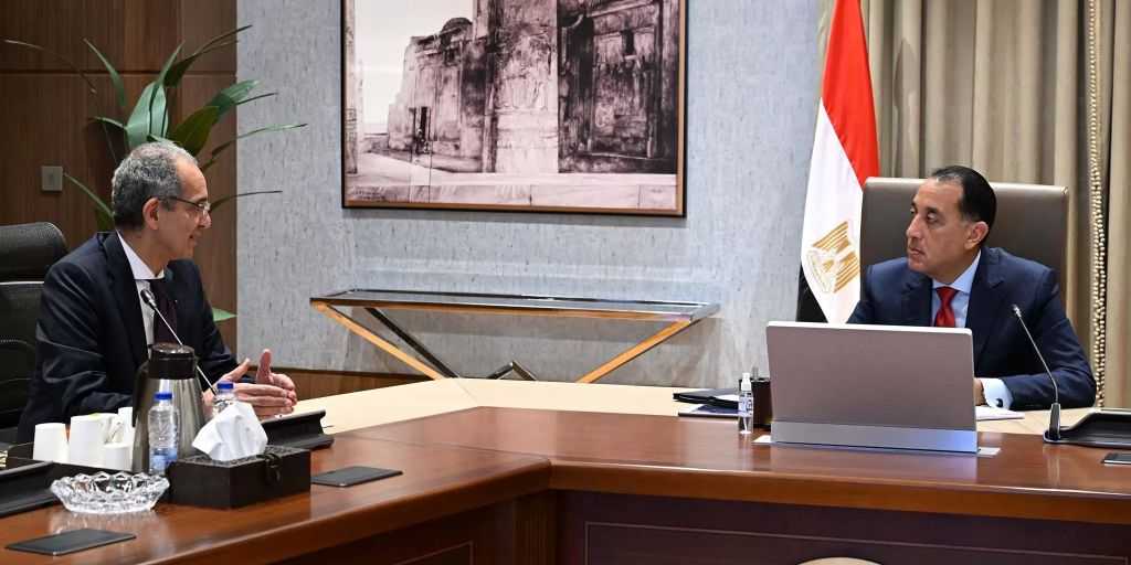 وزير الاتصالات: توفير 200 خدمة حكومية عبر ”مصر الرقمية” حتى الآن.. وخطة للتوسع في إنشاء أبراج المحمول