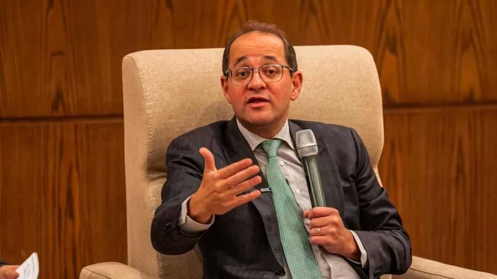 اجتزاء في العرض.. ”المالية” تُهاجم تقرير لإحدى القنوات العربية حول الدين