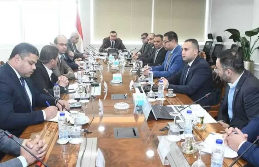 وزير الإسكان يُتابع تنفيذ مشروعات العلمين الجديدة