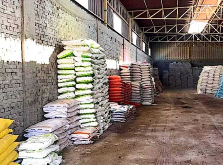 ”الداخلية” تضبط مصنعًا غير مرخص للأسمدة والمخصبات الزراعية المغشوشة