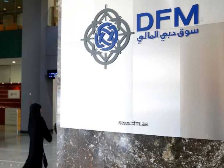 أسواق الإمارات.. مؤشر سوق دبي يقفل مُرتفعاً بأربع نقاط.. وأبوظبي ينخفض بشكل طفيف