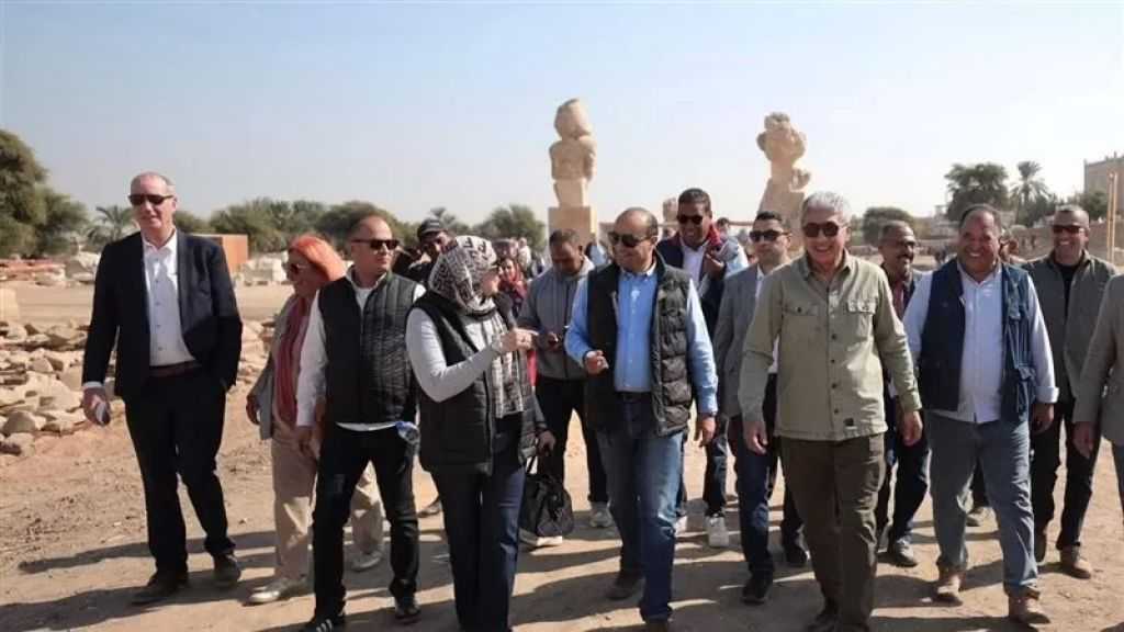 وزير السياحة يتفقد مشروعات الترميم بعدد من المواقع الأثرية بالأقصر