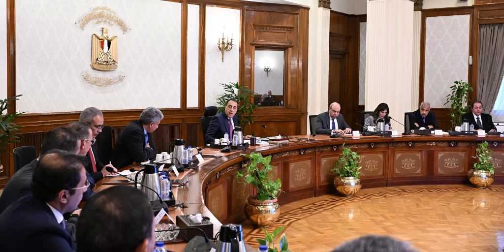رئيس الوزراء يُتابع جهود دعم قطاع السياحة وتطوير المطارات وزيادة أسطول ”مصر للطيران”