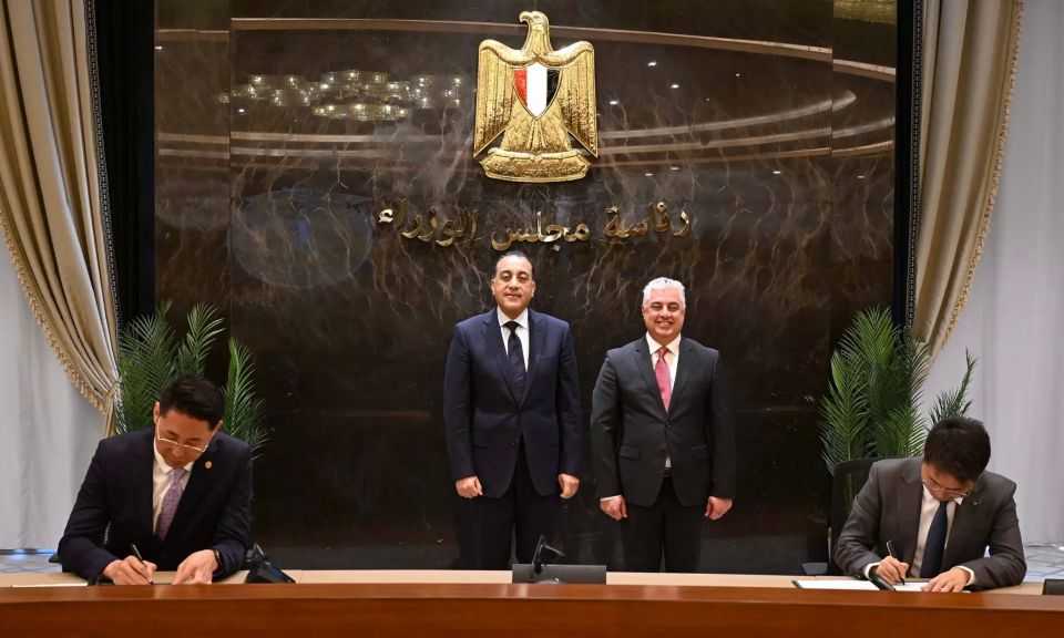 منها لتصنيع الإطارات.. توقيع عقود 3 مشروعات ضخمة باقتصادية قناة السويس باستثمارات 1.15 مليار دولار