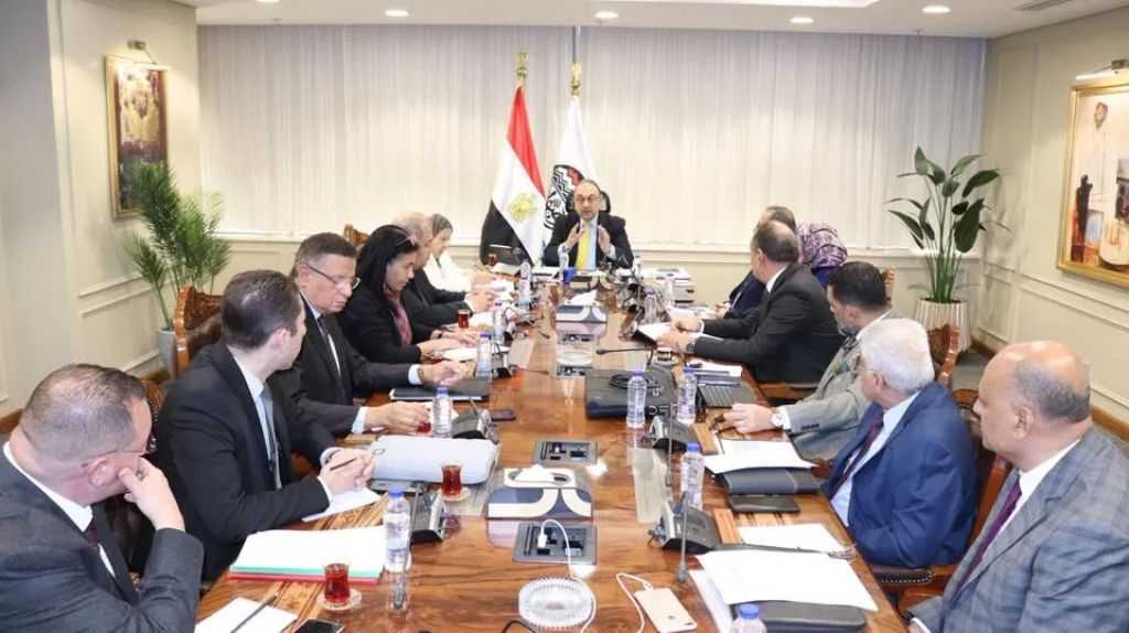 4 مصانع ضمن المشروع القومي للغزل والنسيج في مراحلها النهائية استعدادًا للتشغيل