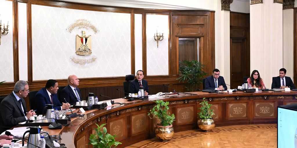 رئيس الوزراء يُتابع مستجدات المشروعات بمدينتي رأس الحكمة وشمس الحكمة