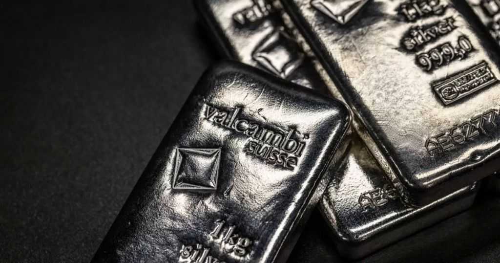 قيمة صندوق صيني للفضة تهبط بعد إجراءات لكبح الاندفاع المحموم