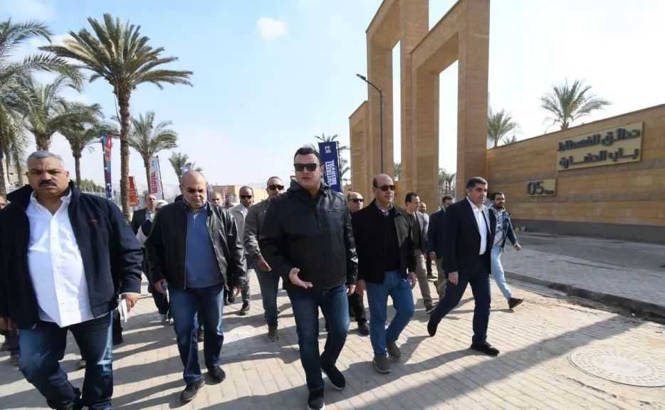 وزير الإسكان يتفقد الأعمال الأخيرة بمشروع حدائق تلال الفسطاط| صور