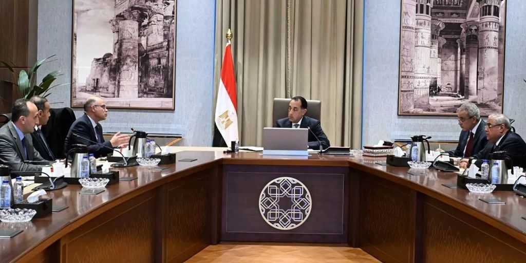 رئيس الوزراء يُتابع خطة طرح المزيد من الشركات الحكومية بالبورصة خلال 2026