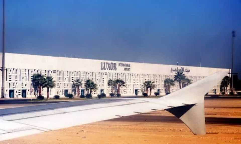 لمدة عامين.. مد العمل بتأشيرة الدخول الاضطرارية مجانًا للوافدين جوًا إلى مطاري الأقصر وأسوان