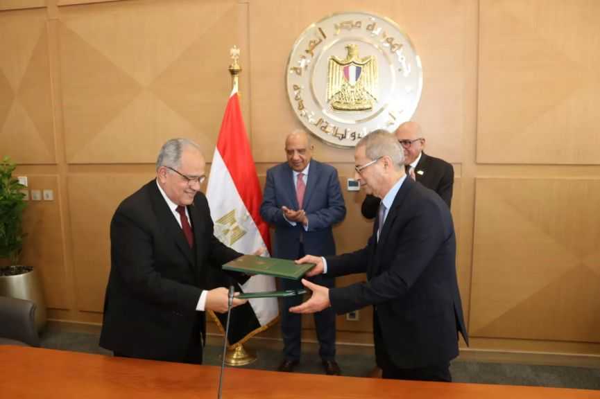 وزير الكهرباء ورئيس «العربية للتصنيع» يشهدان توقيع بروتوكول لتأسيس شركة لأنظمة الطاقة الشمسية