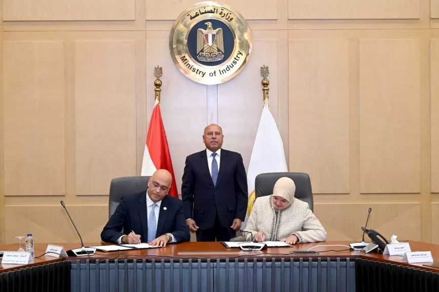 ”الصناعة” وجهاز تنمية المشروعات يُوقعان مذكرة تفاهم لدعم المشروعات الصناعية المتوسطة والصغيرة