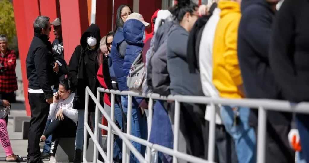 ارتفاع طلبات إعانة البطالة الأمريكية بأقل من التوقعات