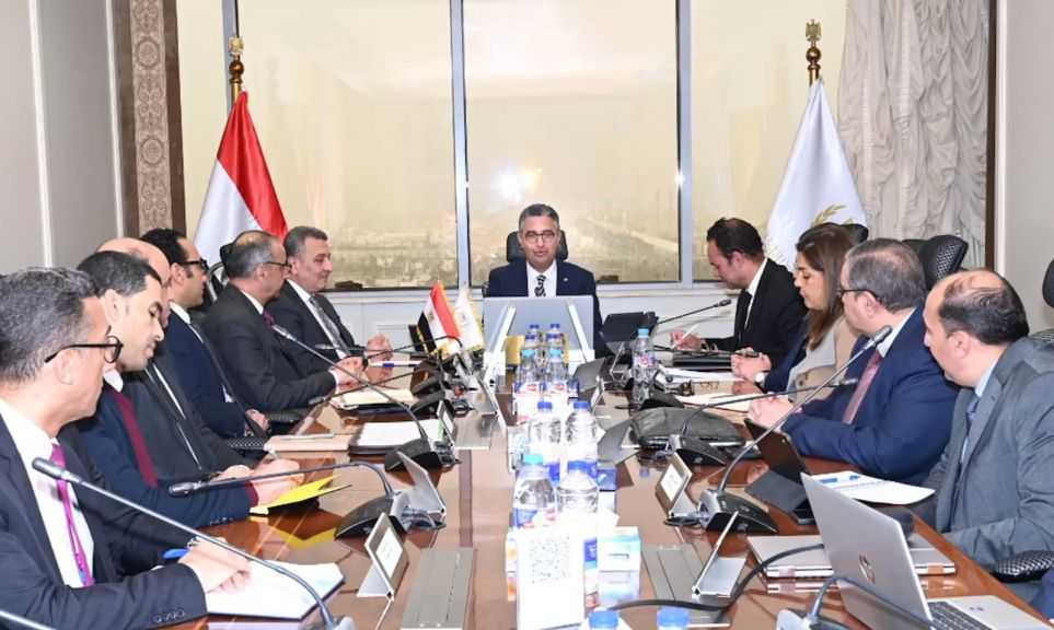 وزير التموين يبحث مع مركز المعلومات إطلاق ”كارت المفتش” لتحديث منظومة الرقابة