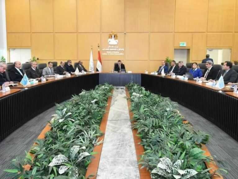 وزير الإسكان يُتابع تنفيذ مشروعات ”حياة كريمة” بعدد من المحافظات