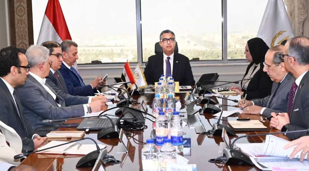 وزير التموين يبحث موقف بدء موسم إنتاج السكر من محصول القصب.. وقرارات مهمة للعاملين بـ”السكر والصناعات التكاملية”