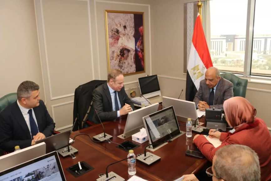 وزير الكهرباء يبحث مع أكوا باور السعودية تعزيز التعاون بمجالات الطاقة المتجددة ودعم الشبكة