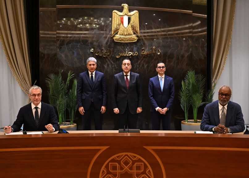 لدعم الحركة السياحية.. توقيع اتفاقية ”ريكسوس وريكسوس ليفينج – مركز التجارة العالمي بالقاهرة”