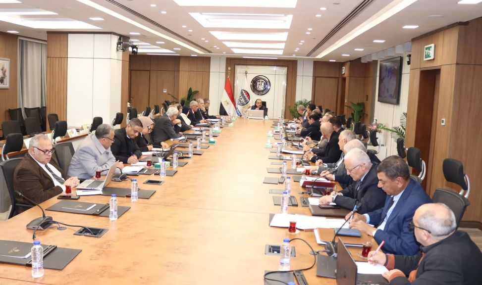 وزير قطاع الأعمال العام يُتابع المشروعات الجاري تنفيذها لتطوير شركات ”الصناعات المعدنية”| التفاصيل