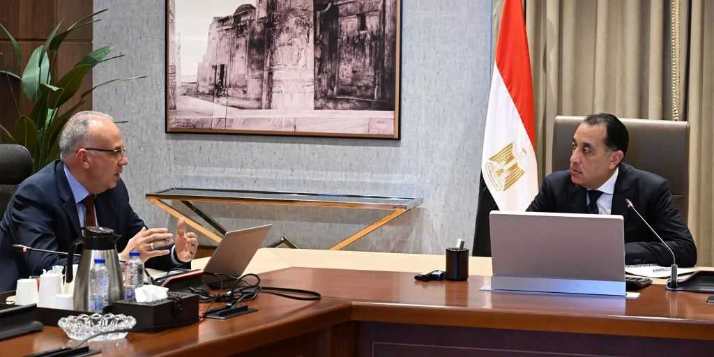 وزير الري يستعرض إجراءات تحسين منظومة إدارة وتوزيع المياه