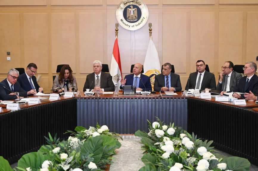 ”التنمية الصناعة” توافق على مشروعين للكيماويات وإطارات السيارات باستثمارات 1.29 مليار دولار