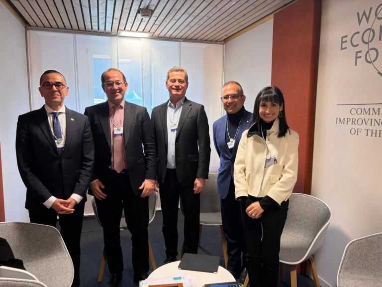 كوكاكولا تخطط لزيادة استثماراتها في مصر وإنشاء مصنع جديد لها في الإسكندرية